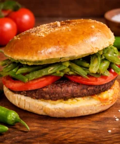 Hamburguesa Chacarero gourmet sobre mesa de madera con ingredientes frescos alrededor