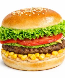 Hamburguesa premium con palta molida, lechuga fresca, tomate, carne a la parrilla y choclo sobre fondo blanco